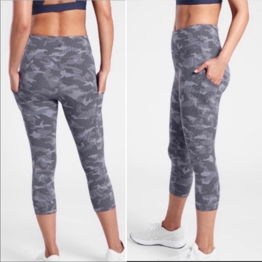Athleta Ultimate Stash Pocket Textured Camo Capri Tights